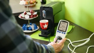 Energiesenioren machen Stromfresser ausfindig