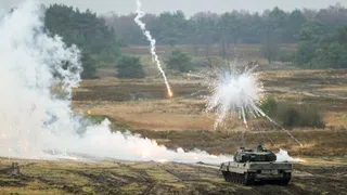 Können mehr Waffen Frieden sichern?