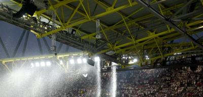 Nun wird dem Stadion-Kletterer die teure Rechnung der Polizei zugestellt