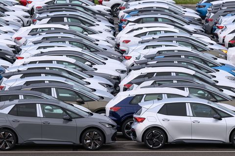 Vorzieheffekt auf US-Zölle: Industrieaufträge wachsen stark