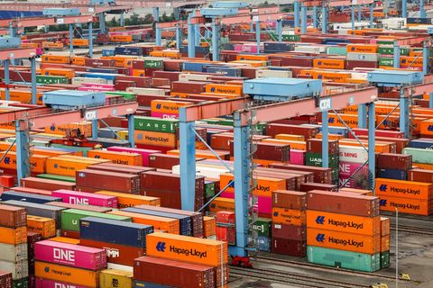 Starkes US-Geschäft – Exporte legen vor Trumps Zollpaket zu