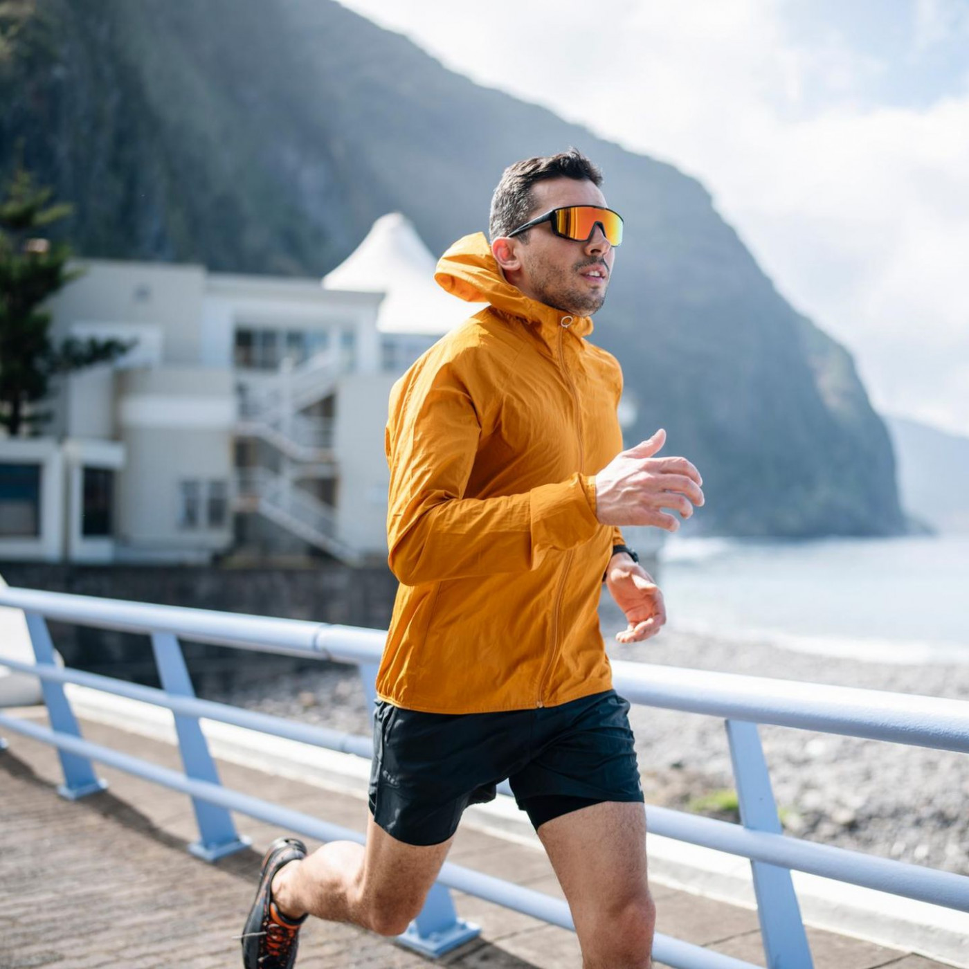 Sonnenschutz beim Joggen: 5 wichtige Gadgets für Schönwetterläufer
