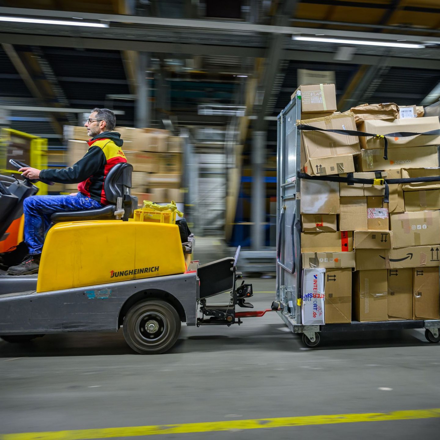 DHL erhöht Preise für bestimmte Paket-Sendungen