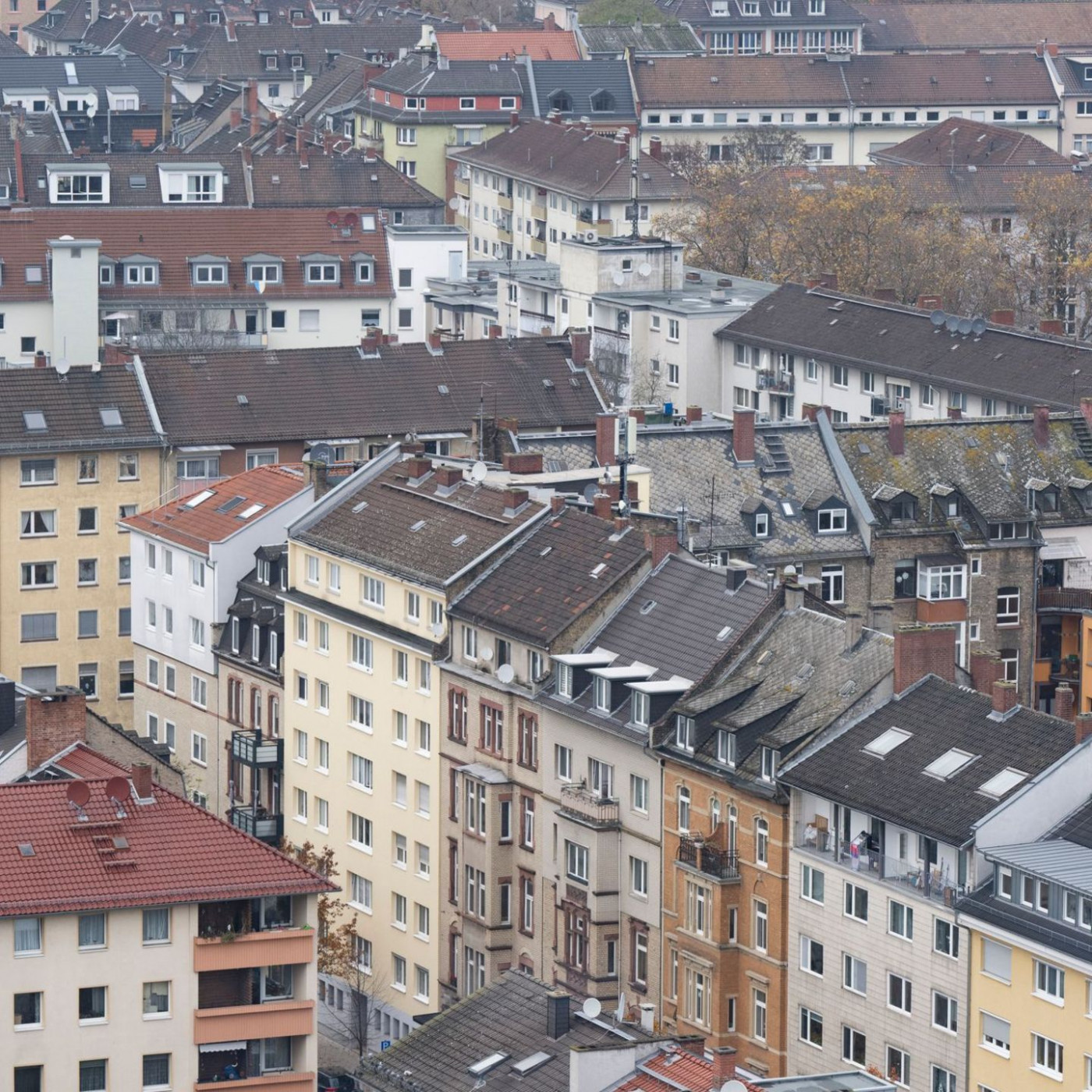 Rund jeder Siebte zahlt mehr als halben Monatslohn für Miete