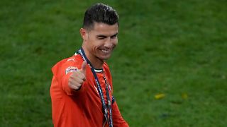 Portugal legt sich weinendem Cristiano Ronaldo zu Füßen