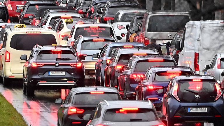 Aufs Auto angewiesen - mangels Alternativen
