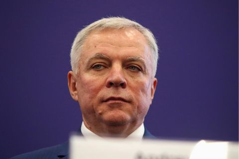Russischer Ölmanager fällt aus dem 17. Stock – vorläufige Todesursache "Suizid"