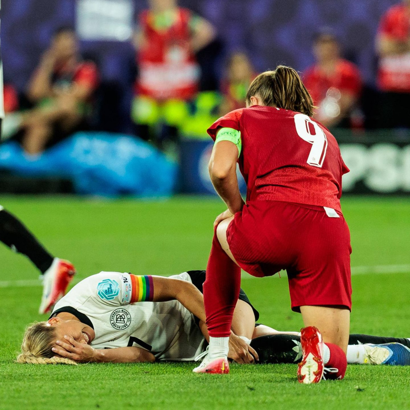 "Brutaler Schock" – DFB-Frauen bangen um Kapitänin Gwinn