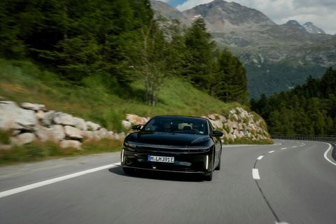 Rekordfahrt: E-Auto schafft 1205 Kilometer mit einer Ladung