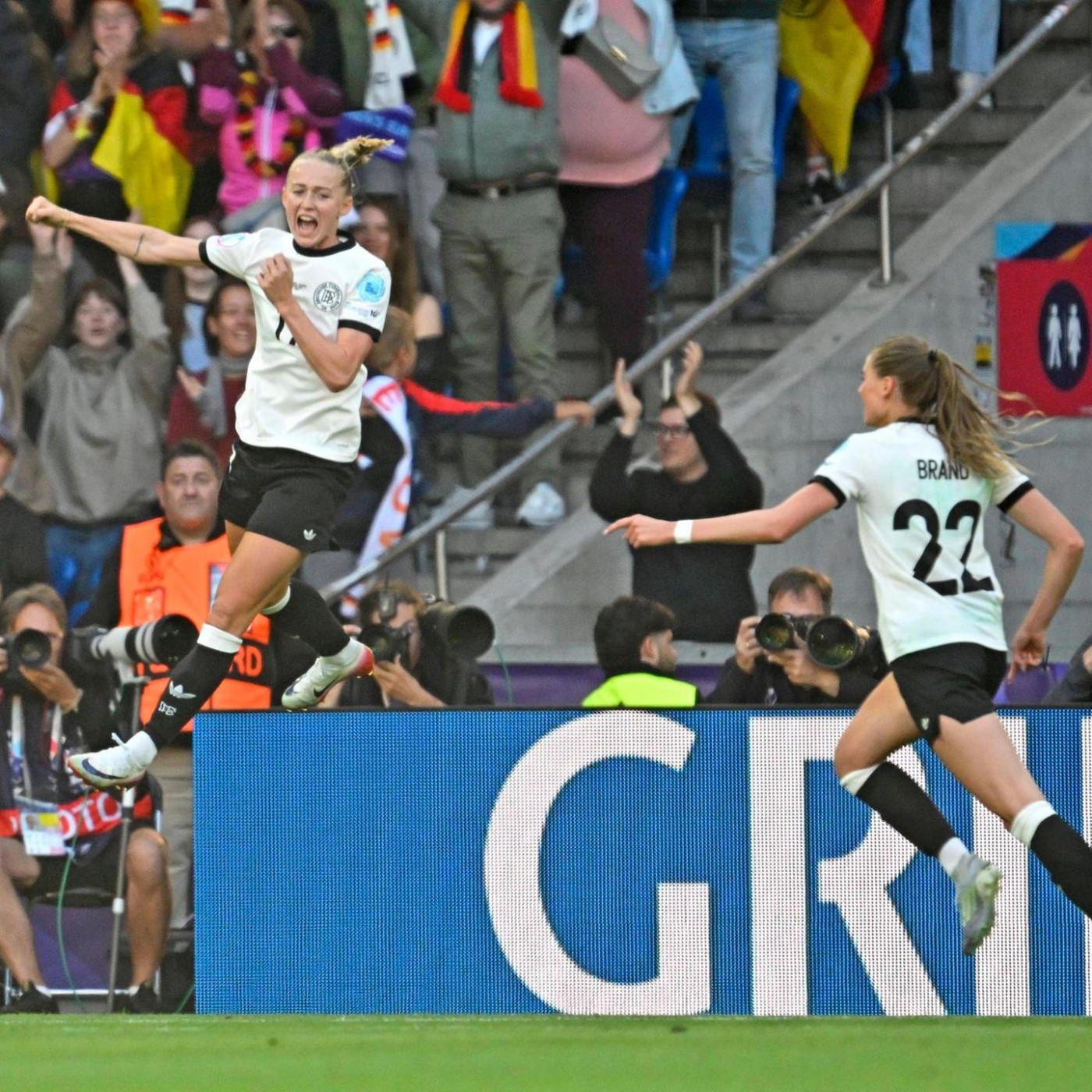 DFB-Frauen drehen das Spiel und schlagen auch Dänemark