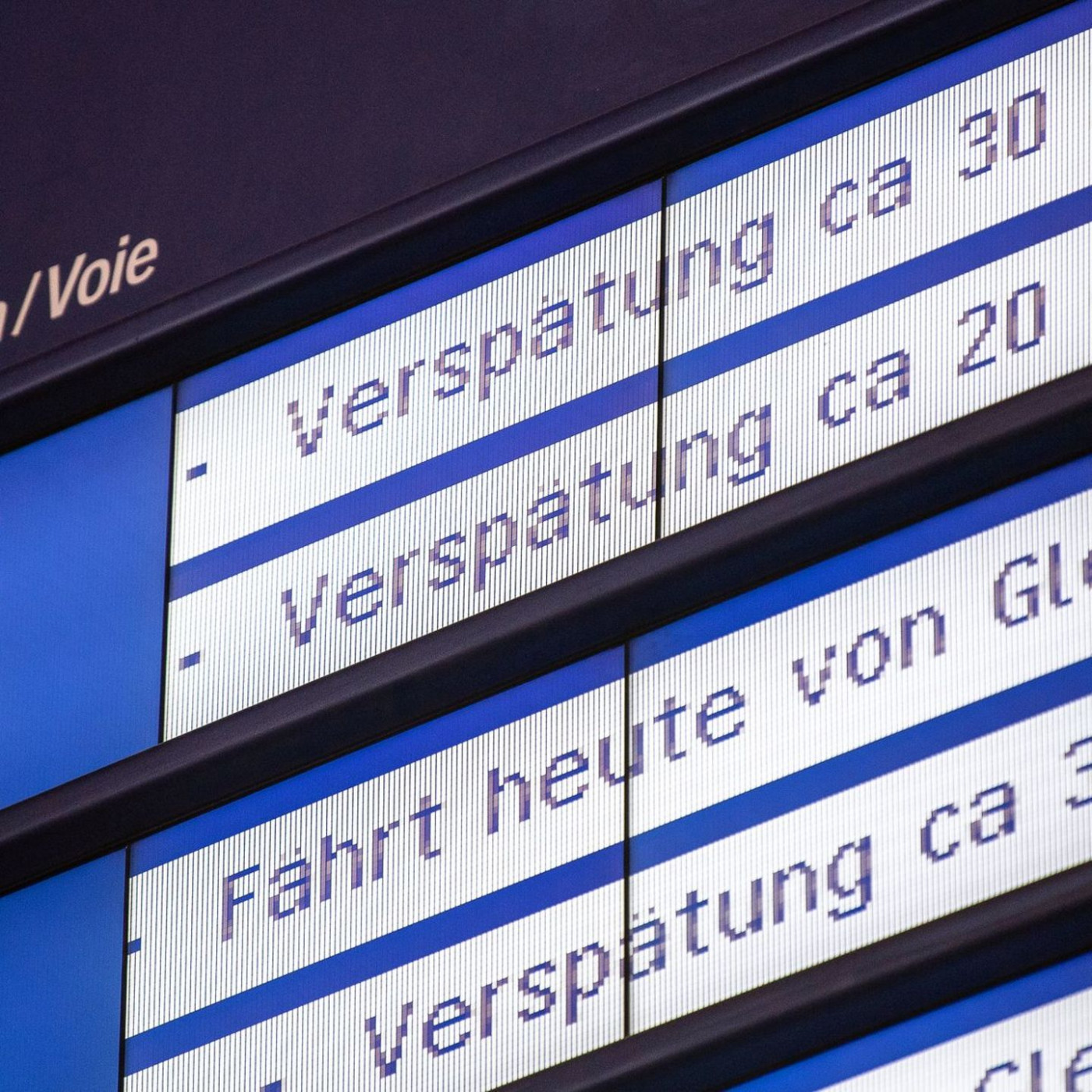 Vier von zehn Fernzügen der Bahn im Juni zu spät