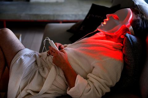 Beliebte LED-Masken im Angebot: Hier lohnt sich ein Kauf aktuell besonders