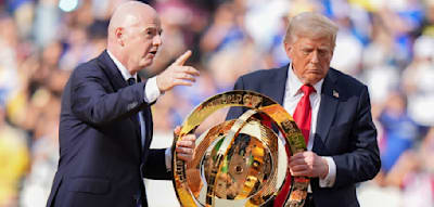 Trump überreicht die Auszeichnungen, beim Pokal will Infantino seine Hand dran haben