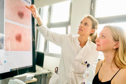 Mehr Urlaub in südlichen Ländern: "Das ist für unsere Haut einfach zu viel"