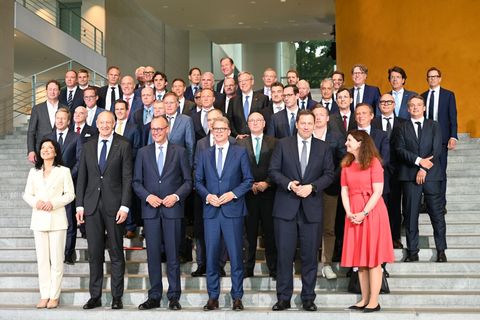 "Deutschland ist zurück" – Merz will Allianz mit Wirtschaft