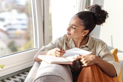 Tagebuch schreiben: So üben Sie Selbstreflexion und Stressabbau