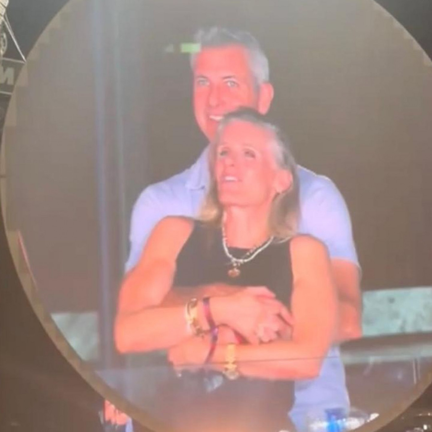 Auch die Kiss-Cam-Frau ist jetzt ihren Job los