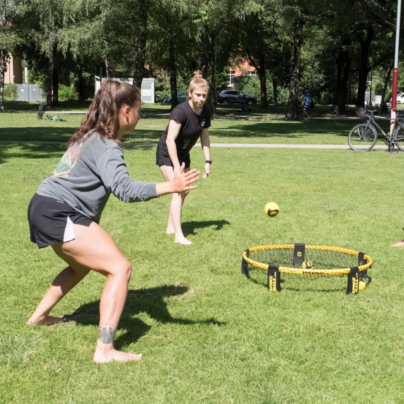 Trendsport aus den USA: Das ist "Roundnet" – und das sind die Spielregeln