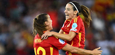 Jetzt live – Weltmeister Spanien will auch auf Europas Thron