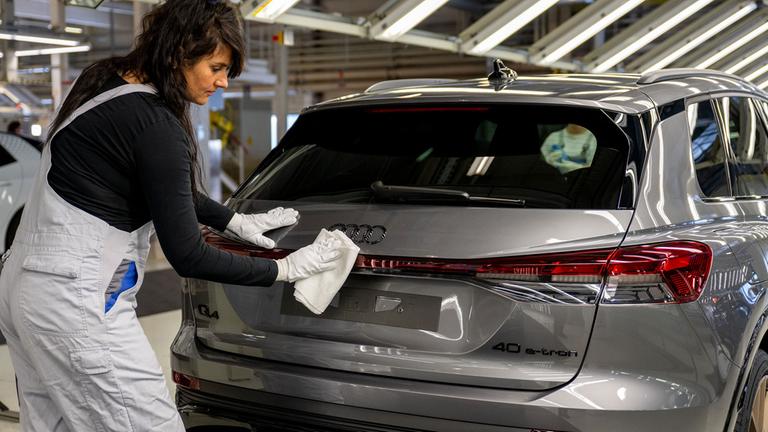 Audis Gewinn bricht um mehr als ein Drittel ein