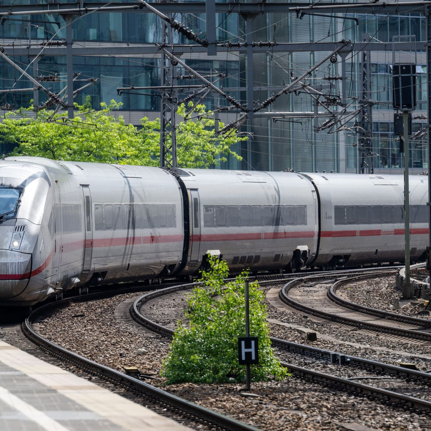 Umfrage: Knapp zwei Drittel halten Bahntickets für teuer