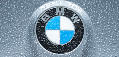 BMW-Gewinn bricht um ein Drittel ein