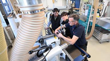Jeder vierte Betrieb plant mit weniger Azubis