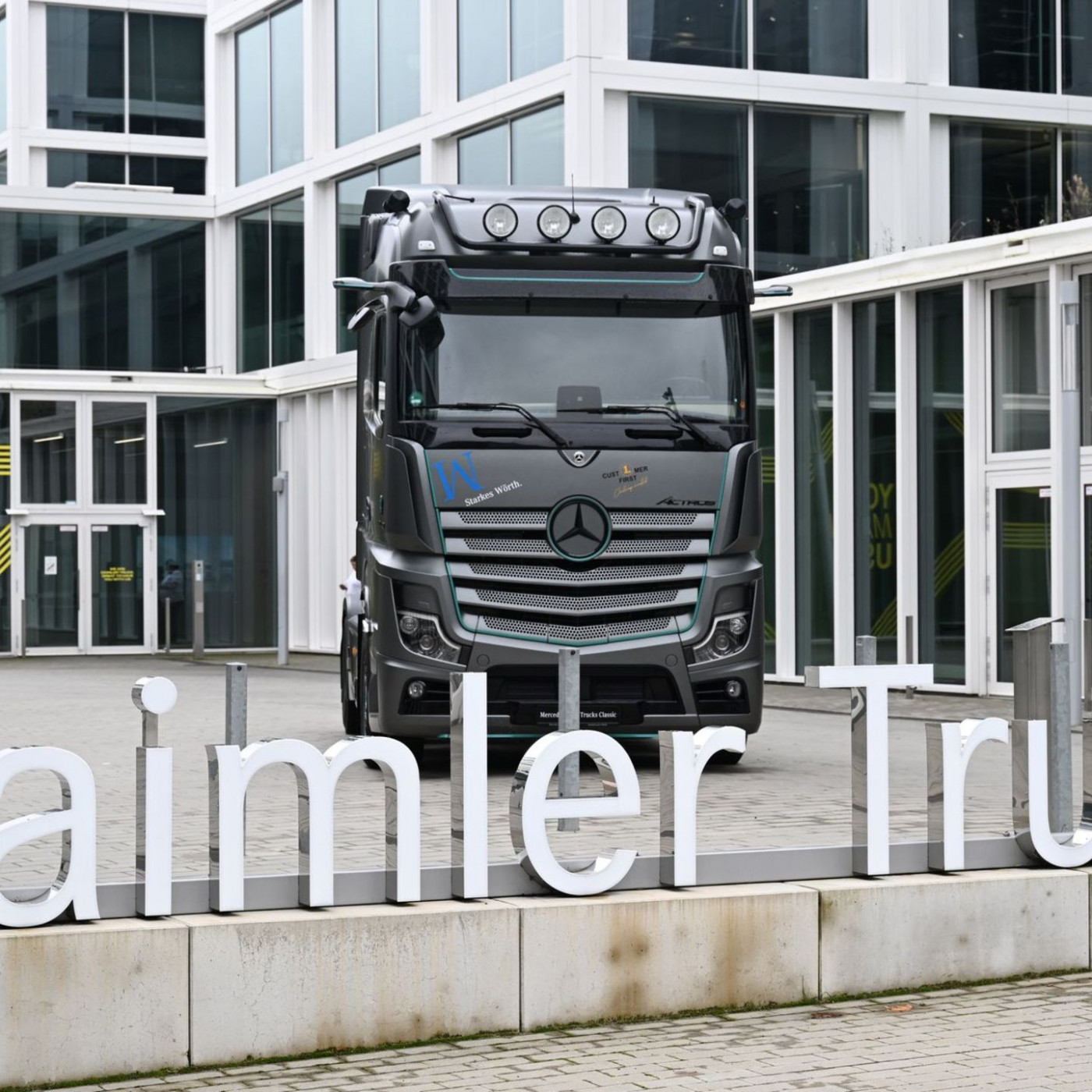 Marktschwäche in Nordamerika macht Daimler Truck zu schaffen