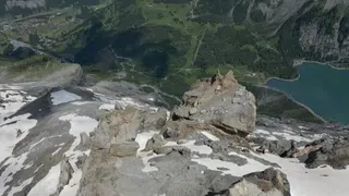 Bewegung an absturzgefährdeten Felshängen in der Schweiz