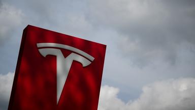Millionenstrafe für Tesla nach Autopilot-Unfall