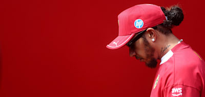 „Ich bin absolut nutzlos. Das Team muss den Fahrer tauschen“, sagt  Hamilton