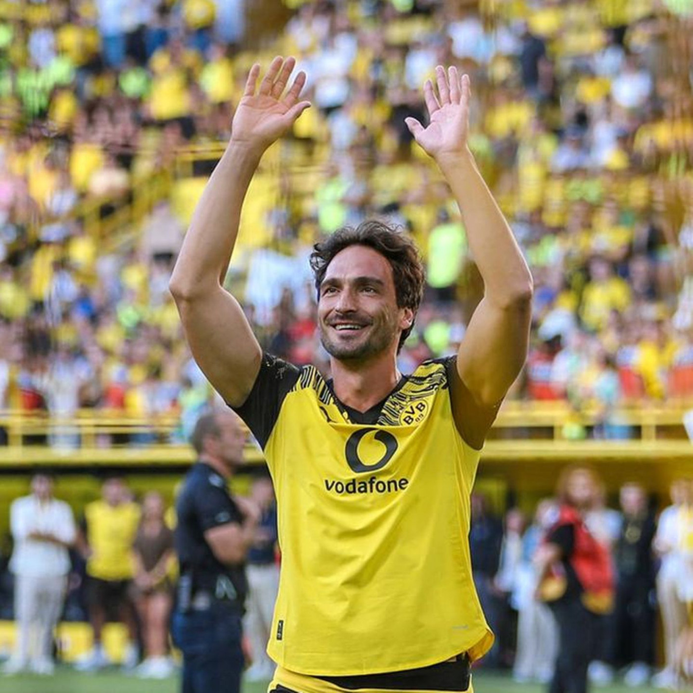 Mats Hummels verlässt bei seinem Abschied schon früh den Platz