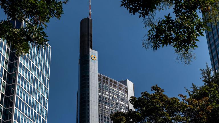 UniCredit erhöht Anteil an Commerzbank
