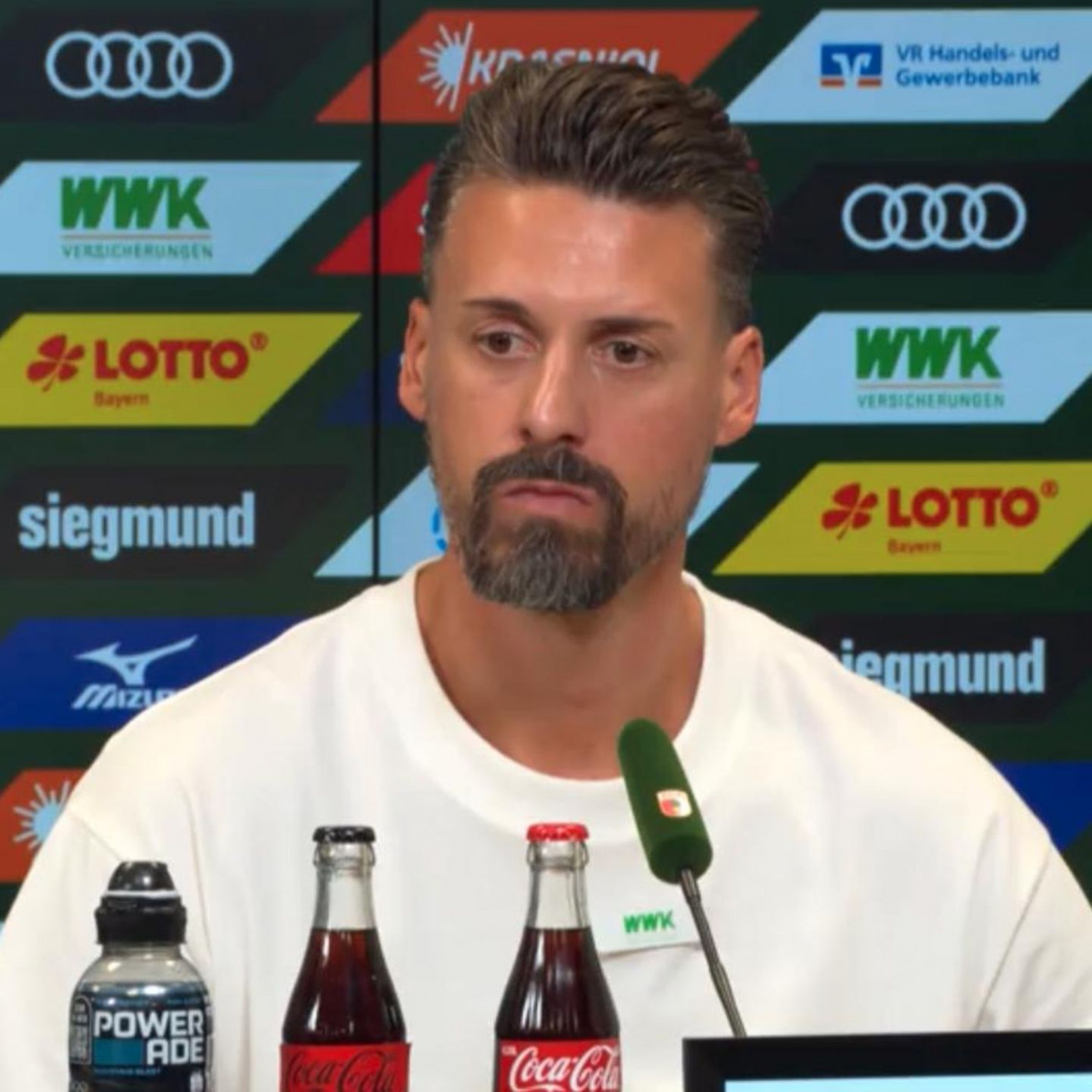 FC Augsburg-Trainer Wagner übt scharfe Kritik an Bayern-Bank