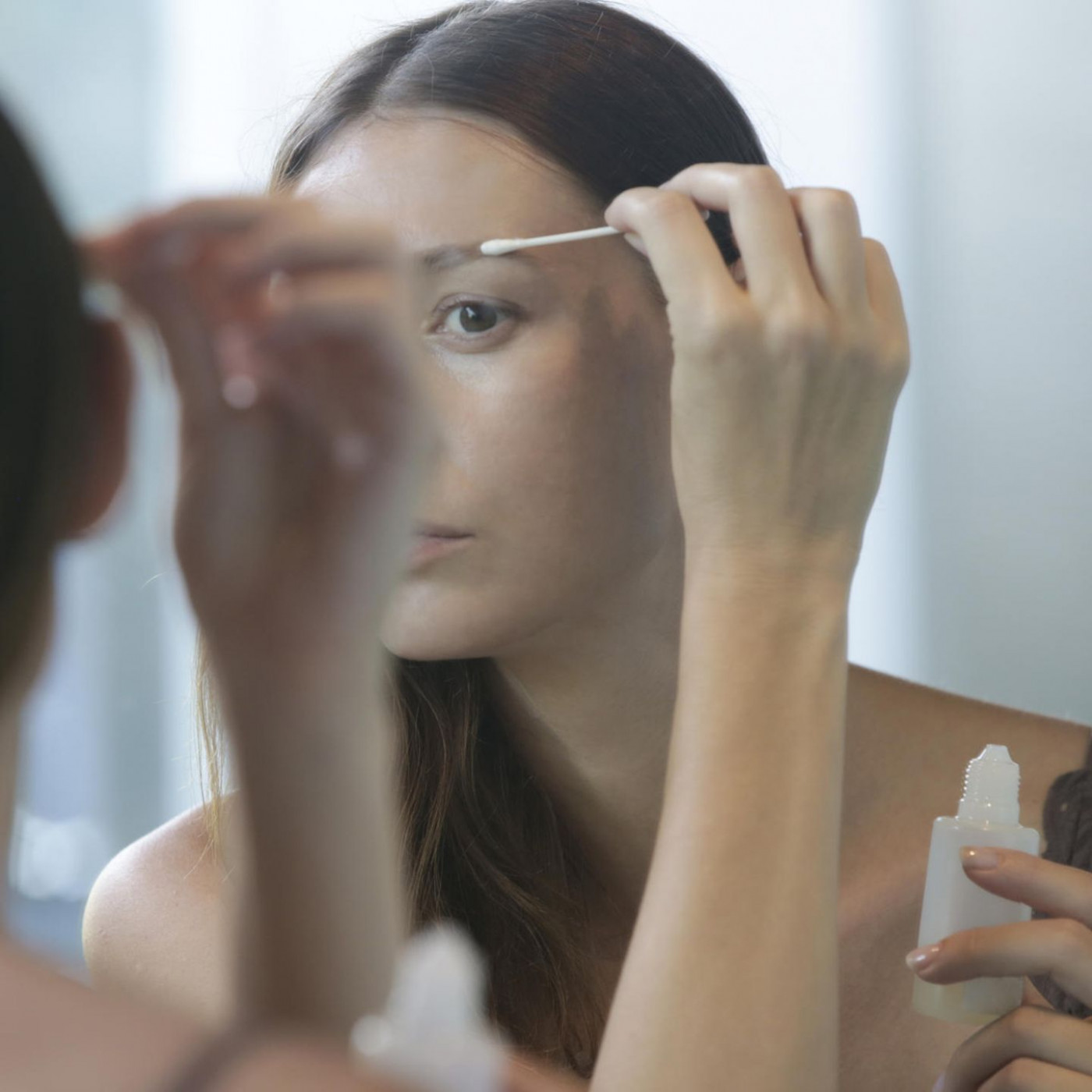 Augenbrauen Serum: Die besten Produkte für volle Brauen