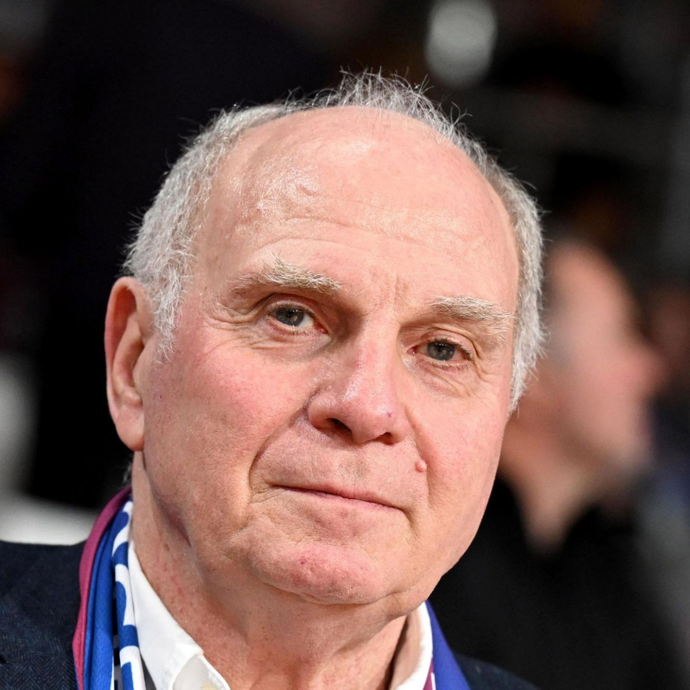 "Völlig bekloppt": Hoeneß schimpft über Transfermarkt