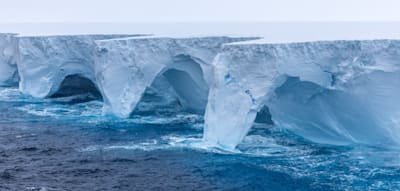 Nach 40 Jahren ist der größte Eisberg der Welt am Ende