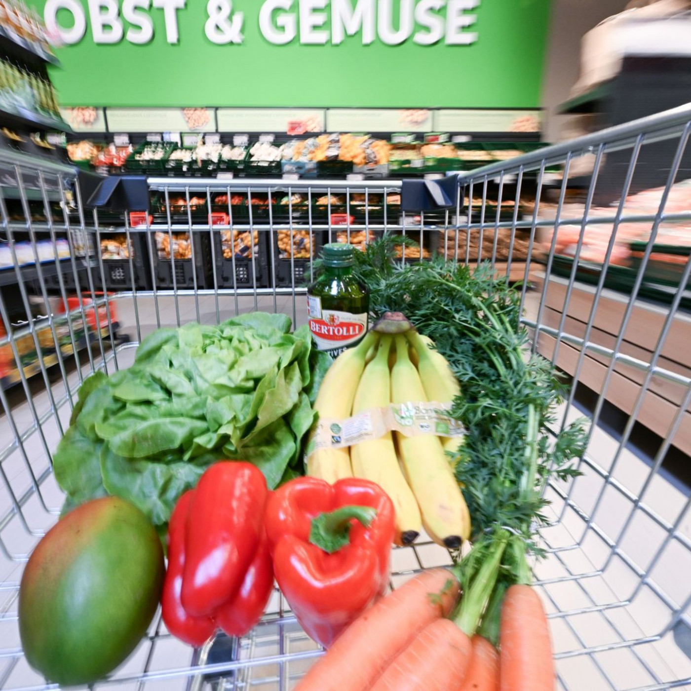 Verbraucher kaufen wegen teurer Lebensmittel anders ein