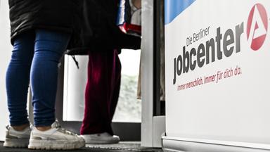 Wie realistisch sind Merz' Sparziele?
