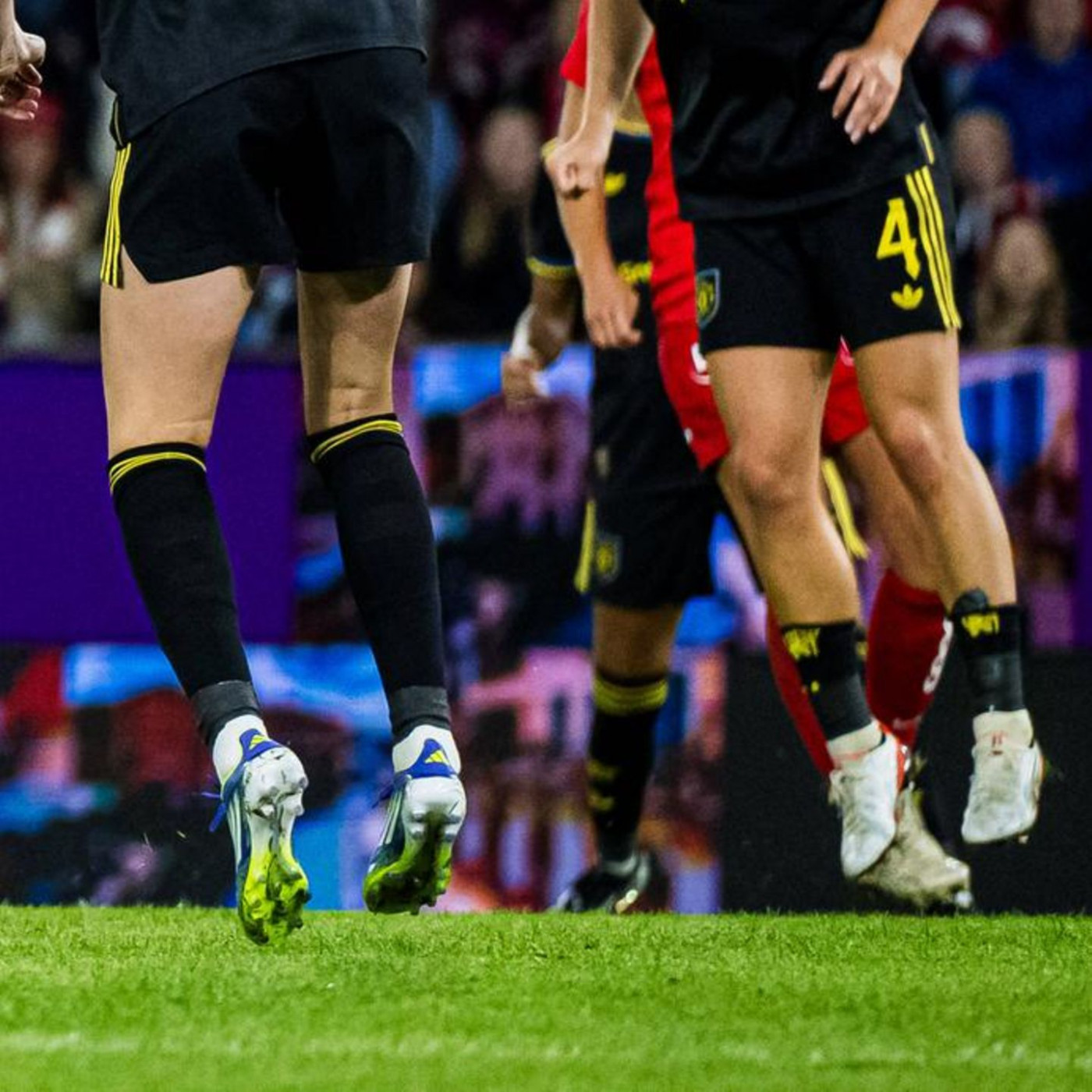 Profispielerinnen verlieren vor Champions-League-Spiel ihre Schuhe