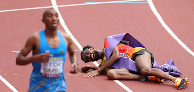 Nach 42 km fehlen nur drei Hundertstel für Gold – dramatisches Foto-Finish des Deutschen