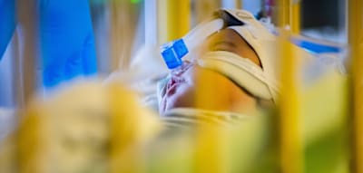 „Kinderkliniken werden wieder überlaufen“ –  Kinderärzte warnen vor dem Herbst