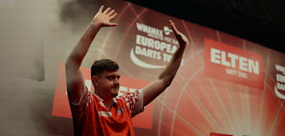 Deutscher Darts-Profi lässt mit Sieg gegen die Nummer eins der Welt aufhorchen