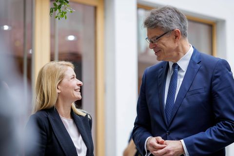Verkehrsminister gibt niedrigere Pünktlichkeitsziele für Fernverkehr vor