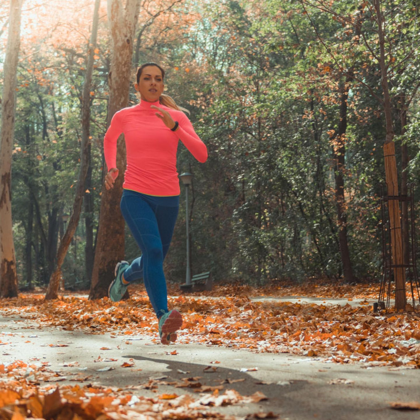 Jogging-Outfit im Herbst: Raus aus dem Hoodie – rein ins Vergnügen!