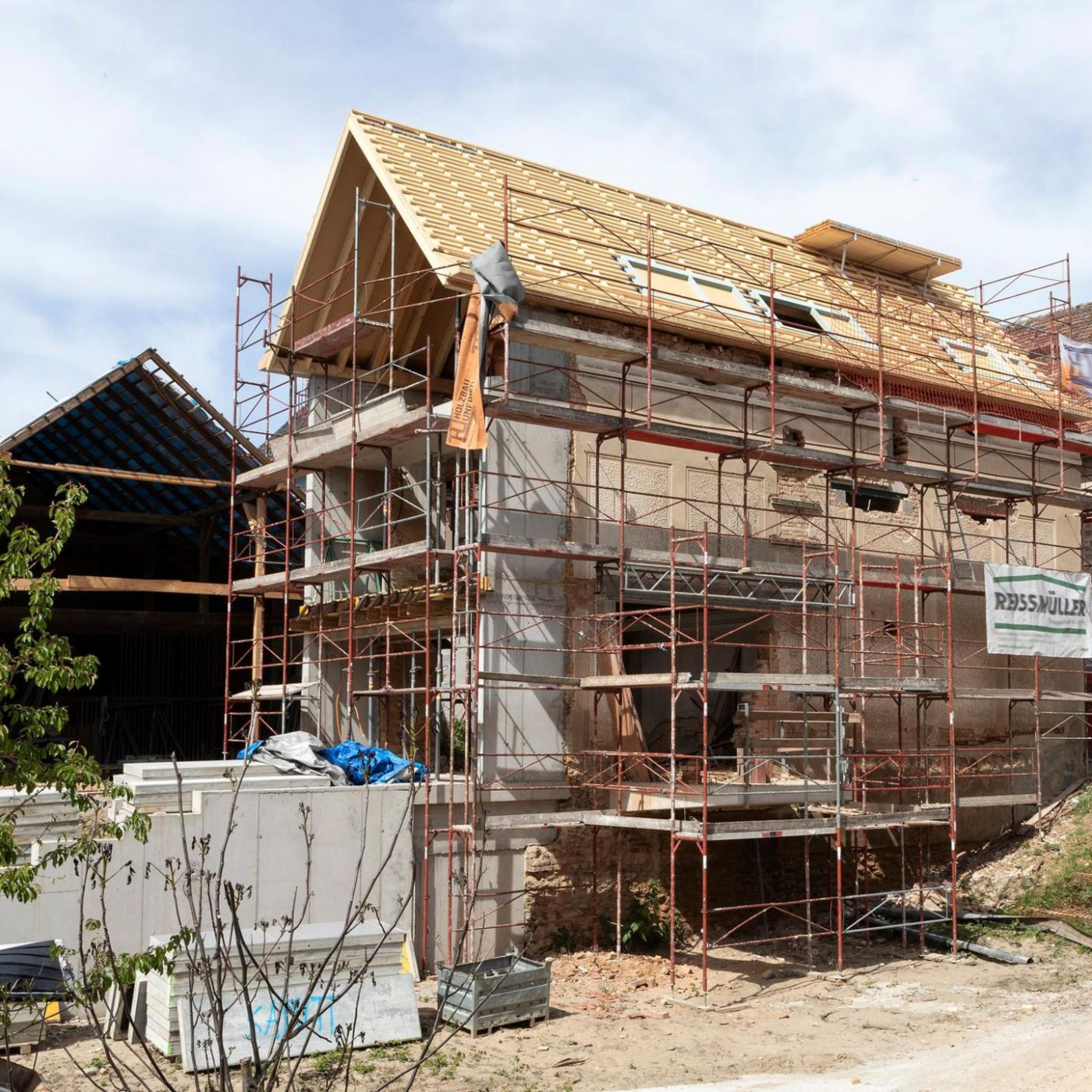 Haus sanieren mit wenig Geld: Das ist mit 10.000 Euro möglich
