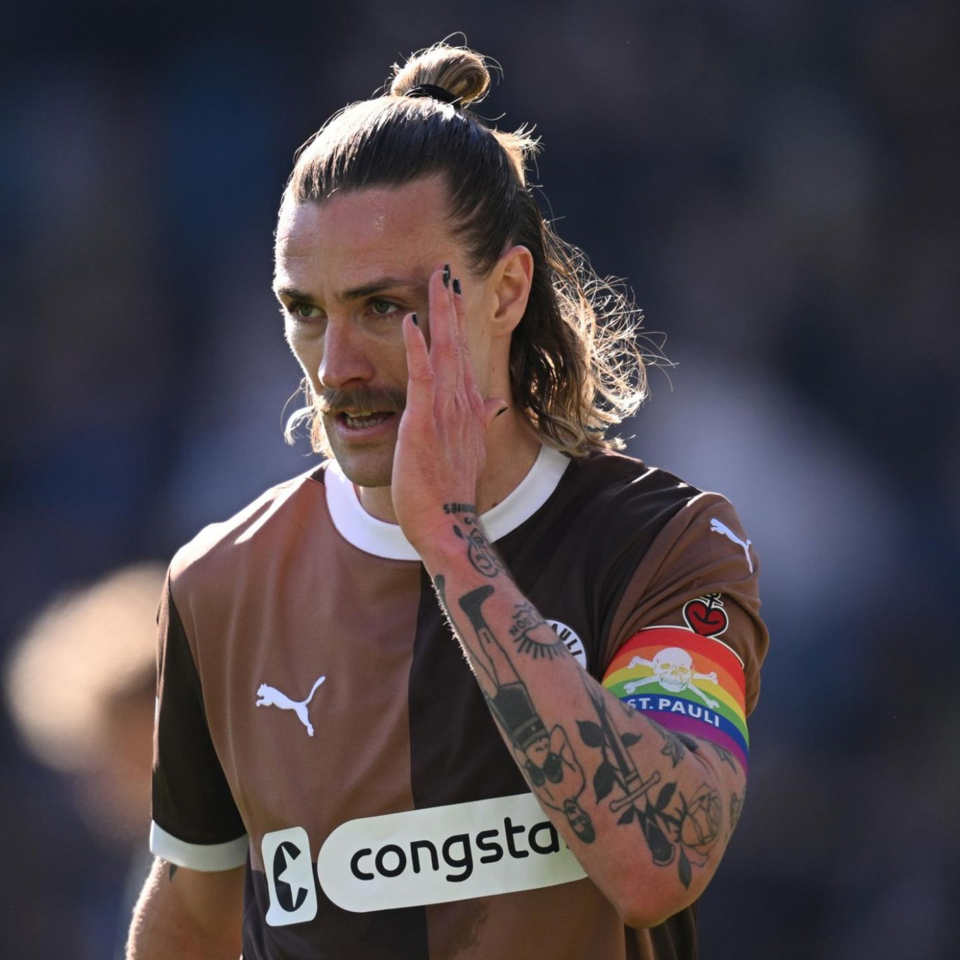 FC St. Pauli-Aufsichtsrat pöbelt gegen Kapitän, Ehefrau schlägt zurück