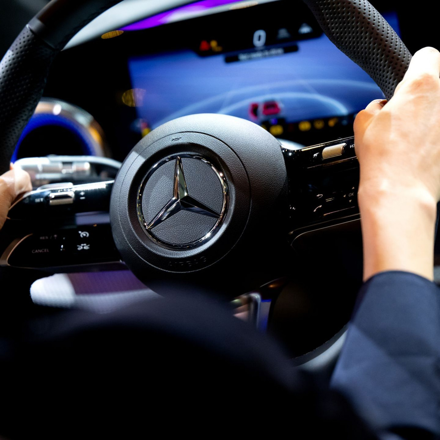 Absatzflaute bei Autobauer Mercedes hält an