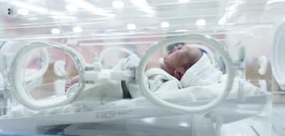 Als Babys vertauscht – folgenreicher Fehler nach 35 Jahren aufgeklärt