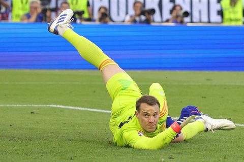 Sollte Manuel Neuer in die Nationalmannschaft zurückkehren?